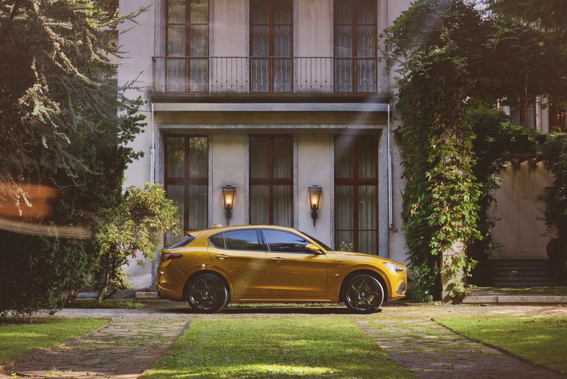 Download 2022 Alfa Romeo Stelvio GT Junior - Side HD Wallpaper 1920x1283 #5