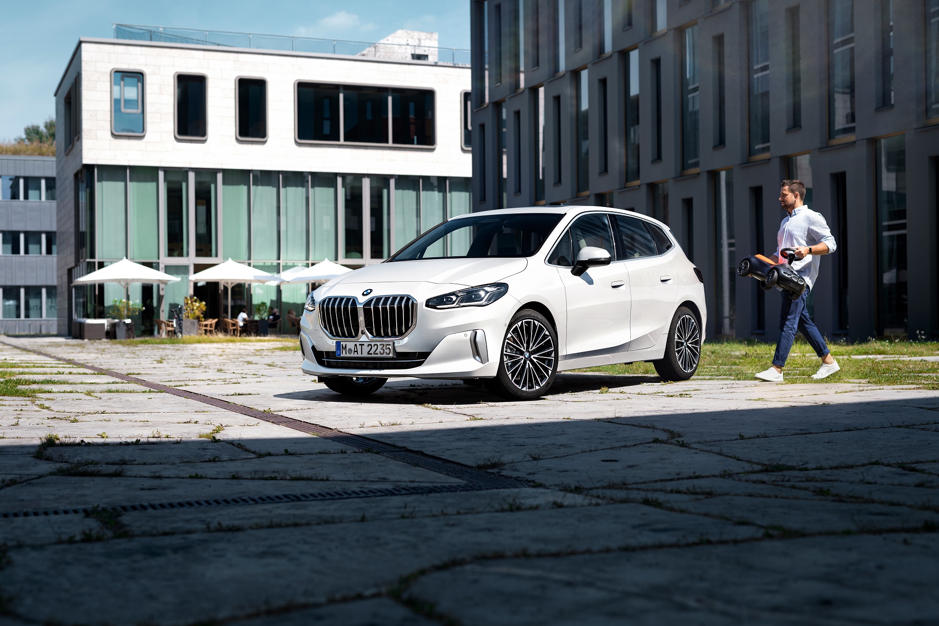Download 2022 BMW 223i Active Tourer - Front Three-Quarter HD Wallpaper 1920x1280 #17