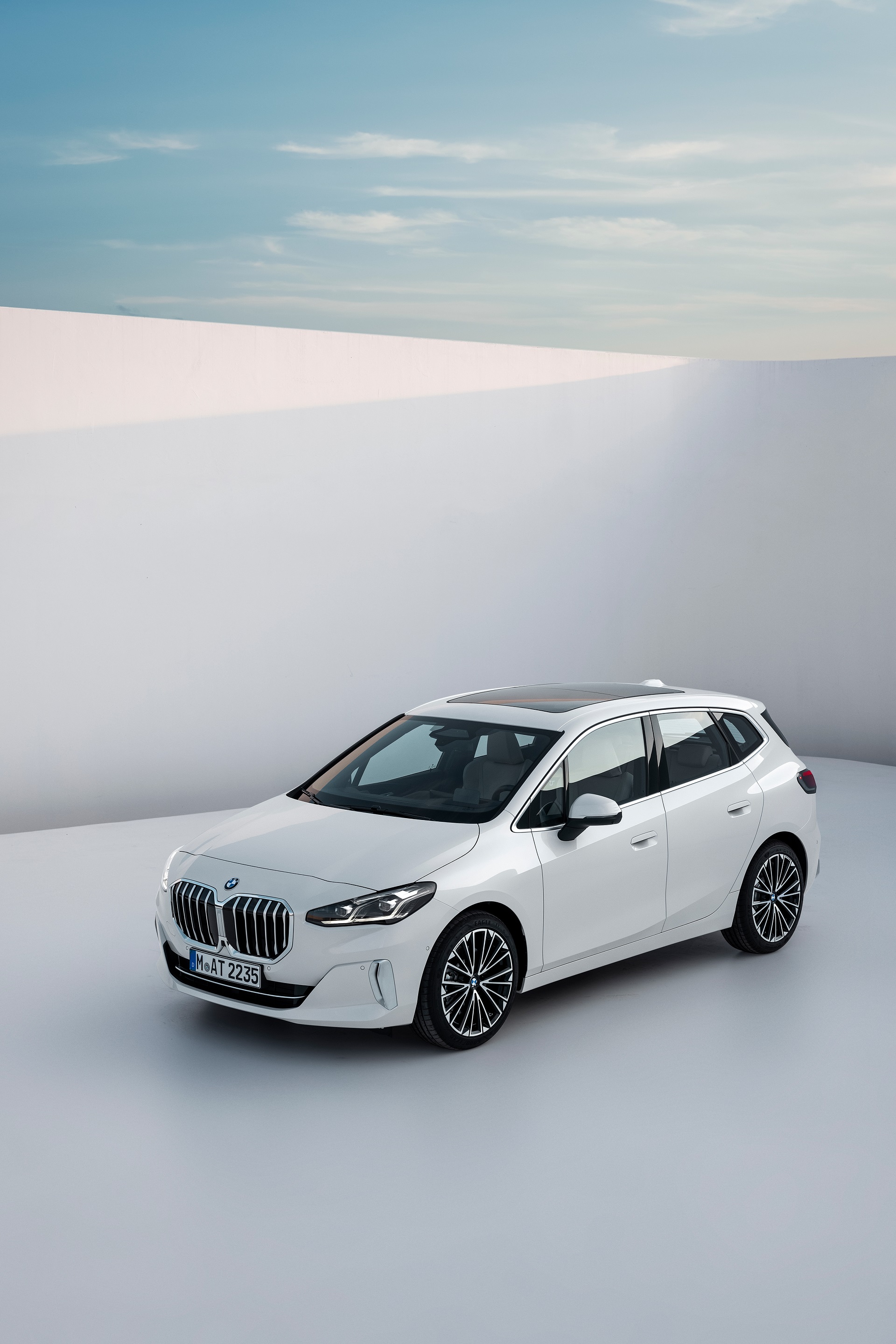 Download 2022 BMW 223i Active Tourer - Front Three-Quarter HD Phone Wallpaper 1920x2878 #33