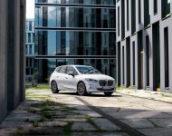 2022 BMW 223i Active Tourer - Front Three-Quarter Wallpaper 190x150