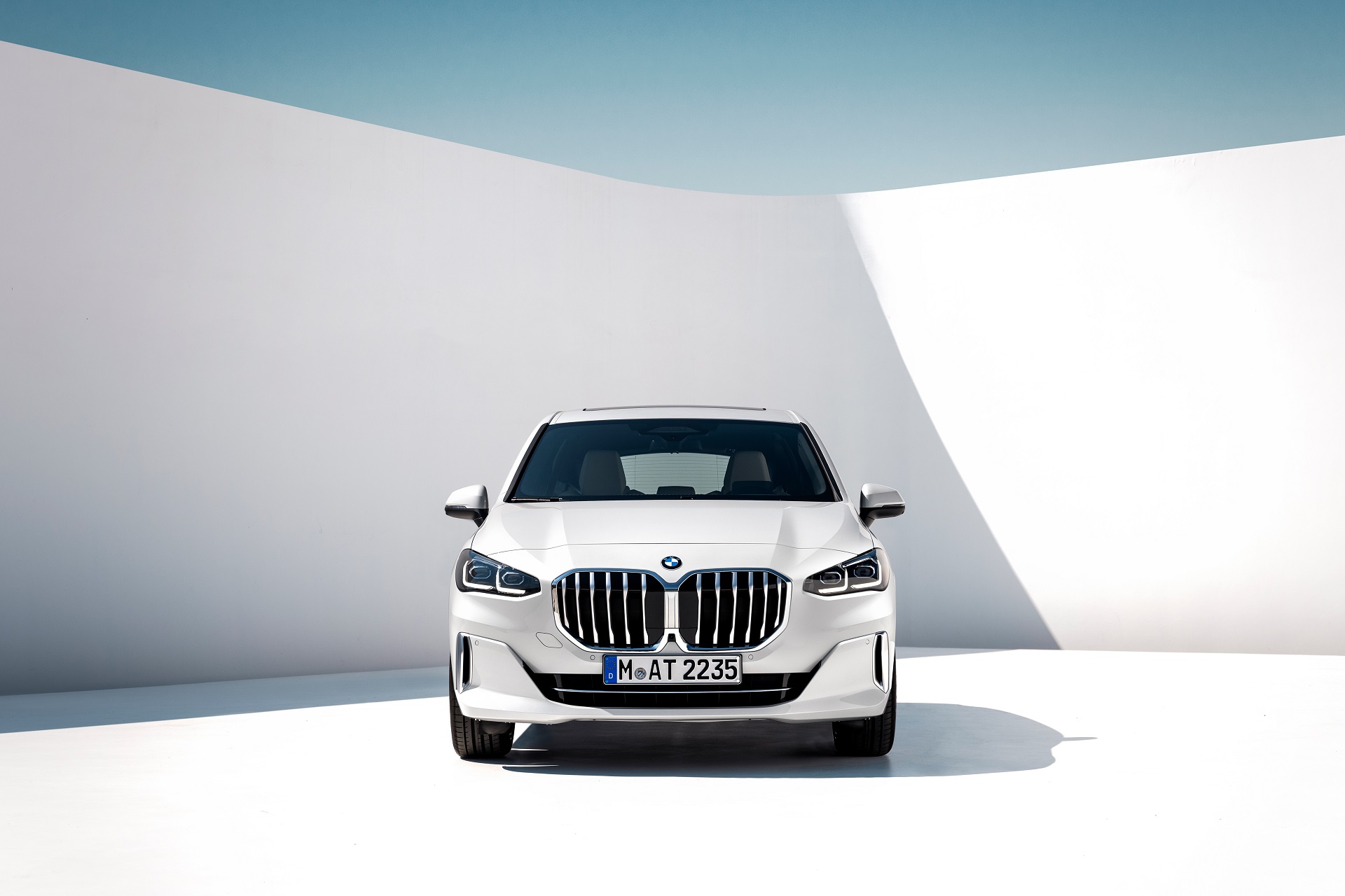 Download 2022 BMW 223i Active Tourer - Front HD Wallpaper 1920x1280 #34