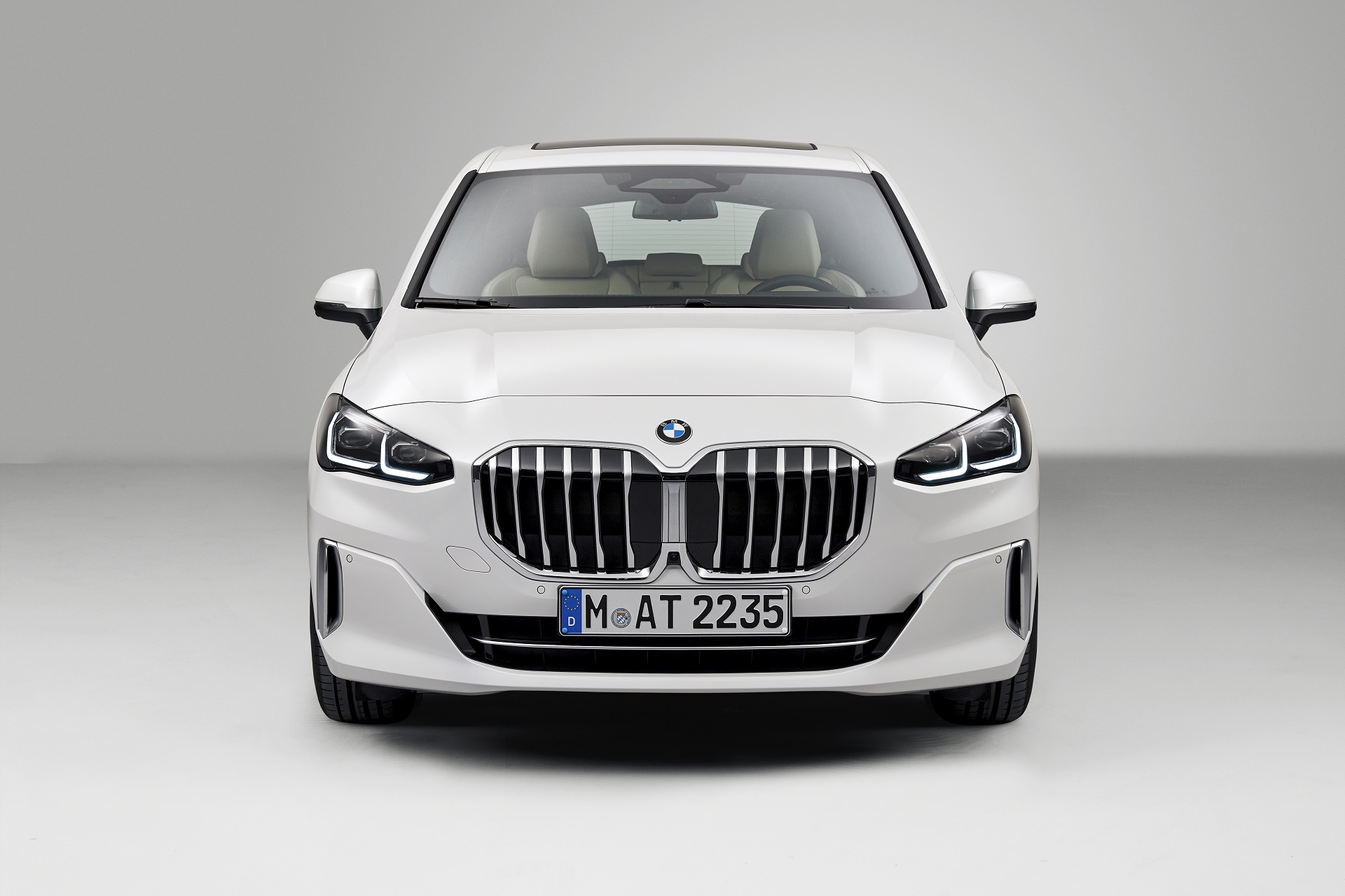 Download 2022 BMW 223i Active Tourer - Front HD Wallpaper 1920x1280 #25