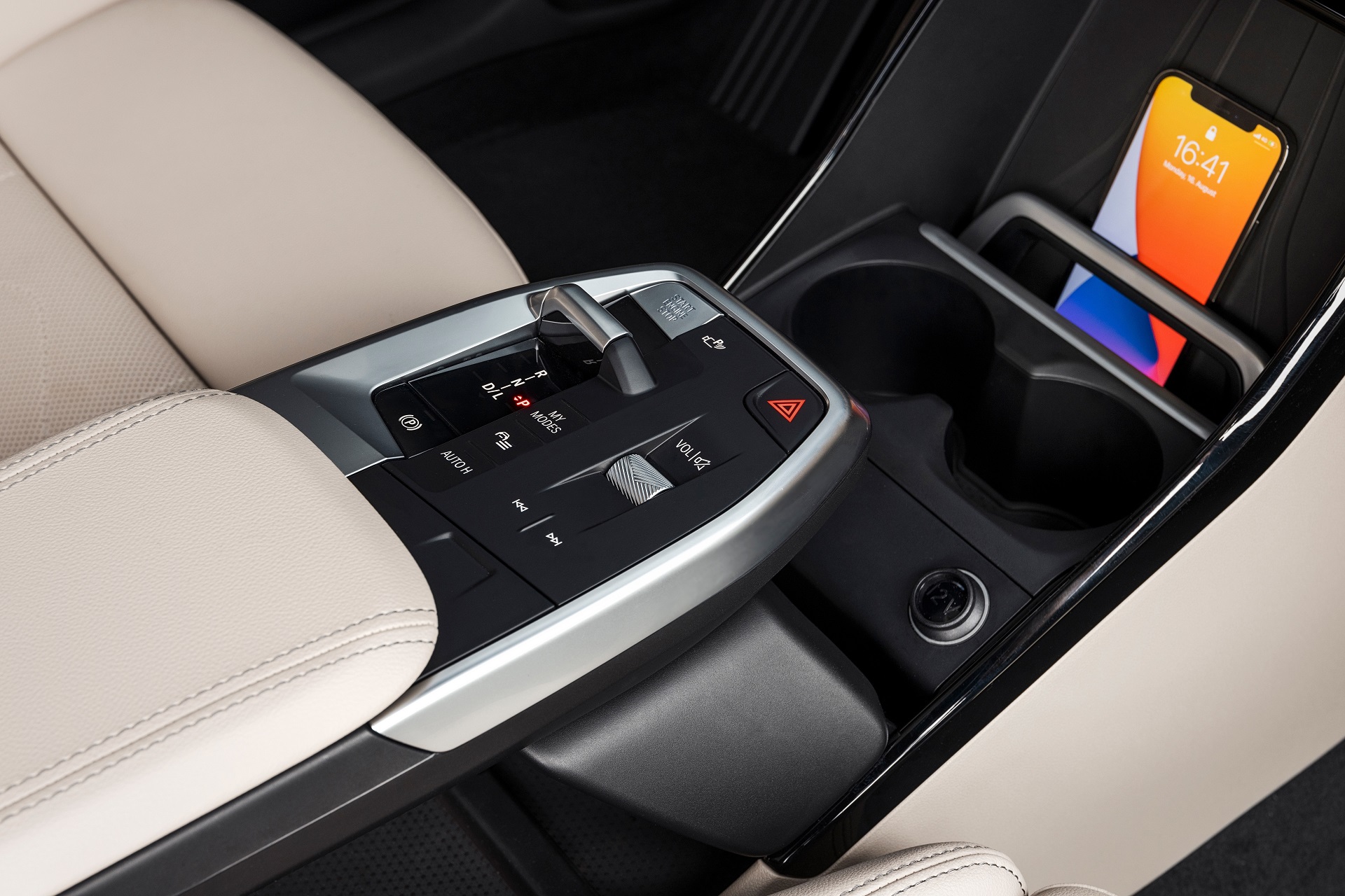 Download 2022 BMW 223i Active Tourer - Interior, Detail HD Wallpaper 1920x1280 #53