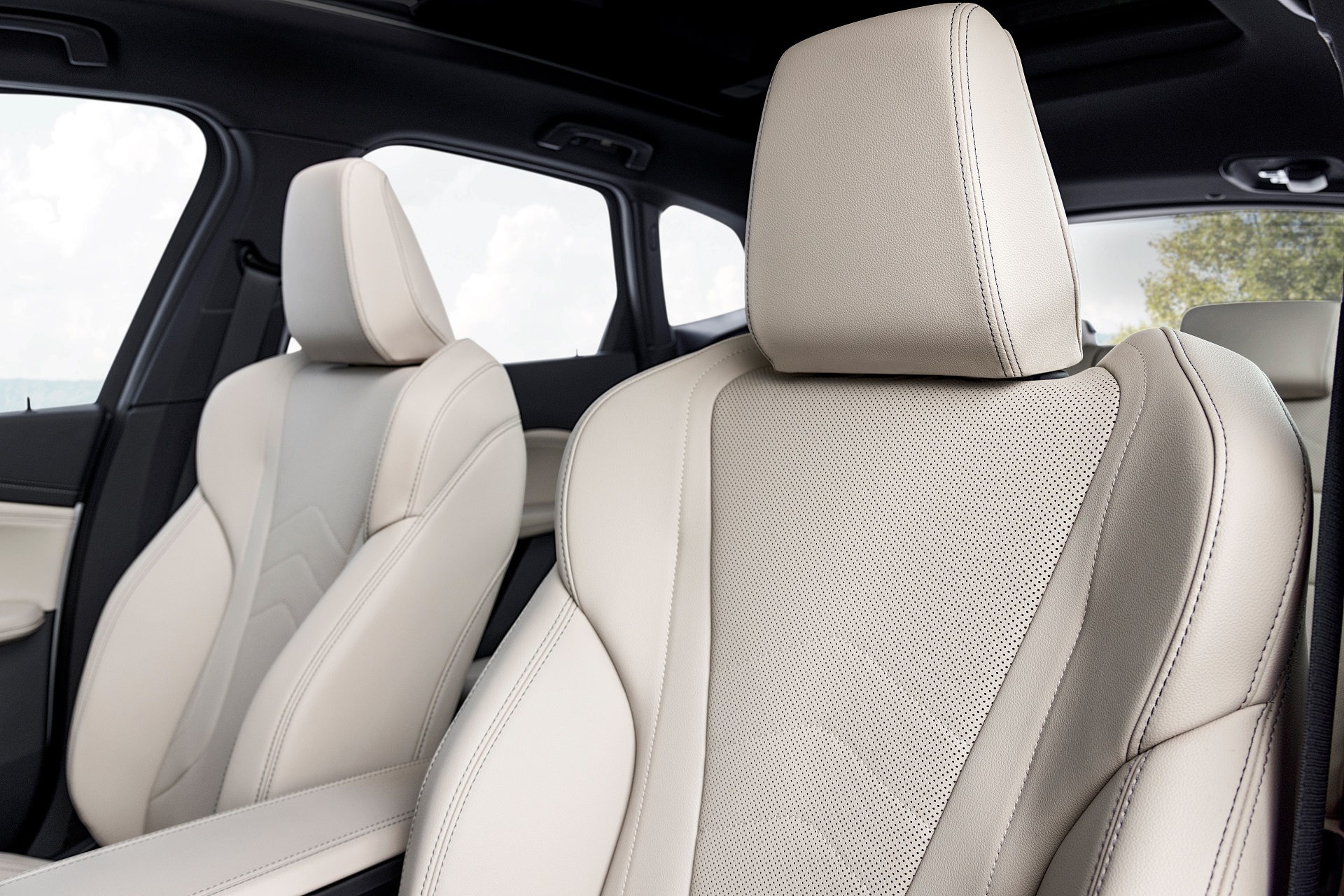 Download 2022 BMW 223i Active Tourer - Interior, Front Seats HD Wallpaper 1920x1280 #55