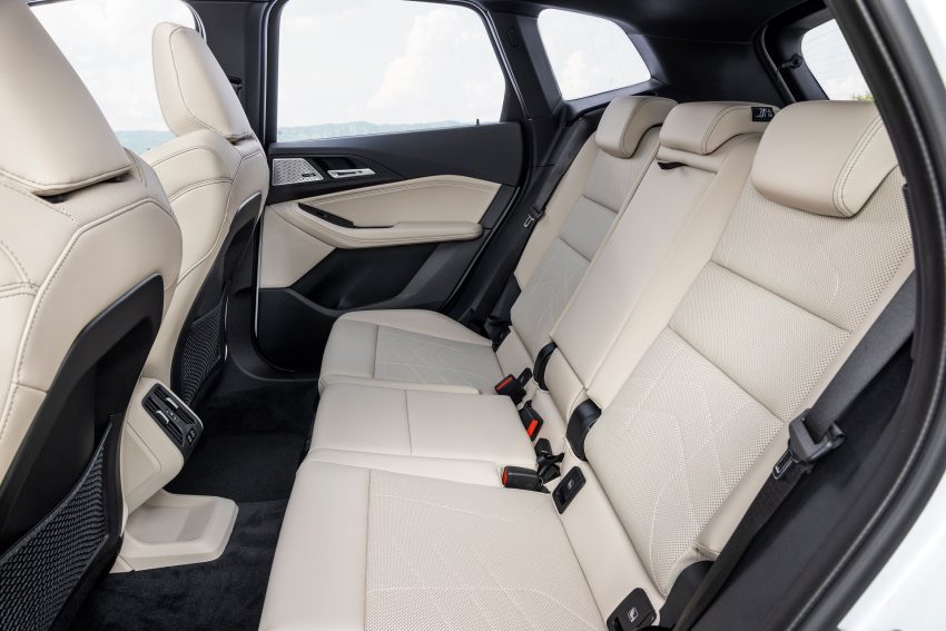 2022 BMW 223i Active Tourer - Interior, Rear Seats Wallpaper 850x567 #56