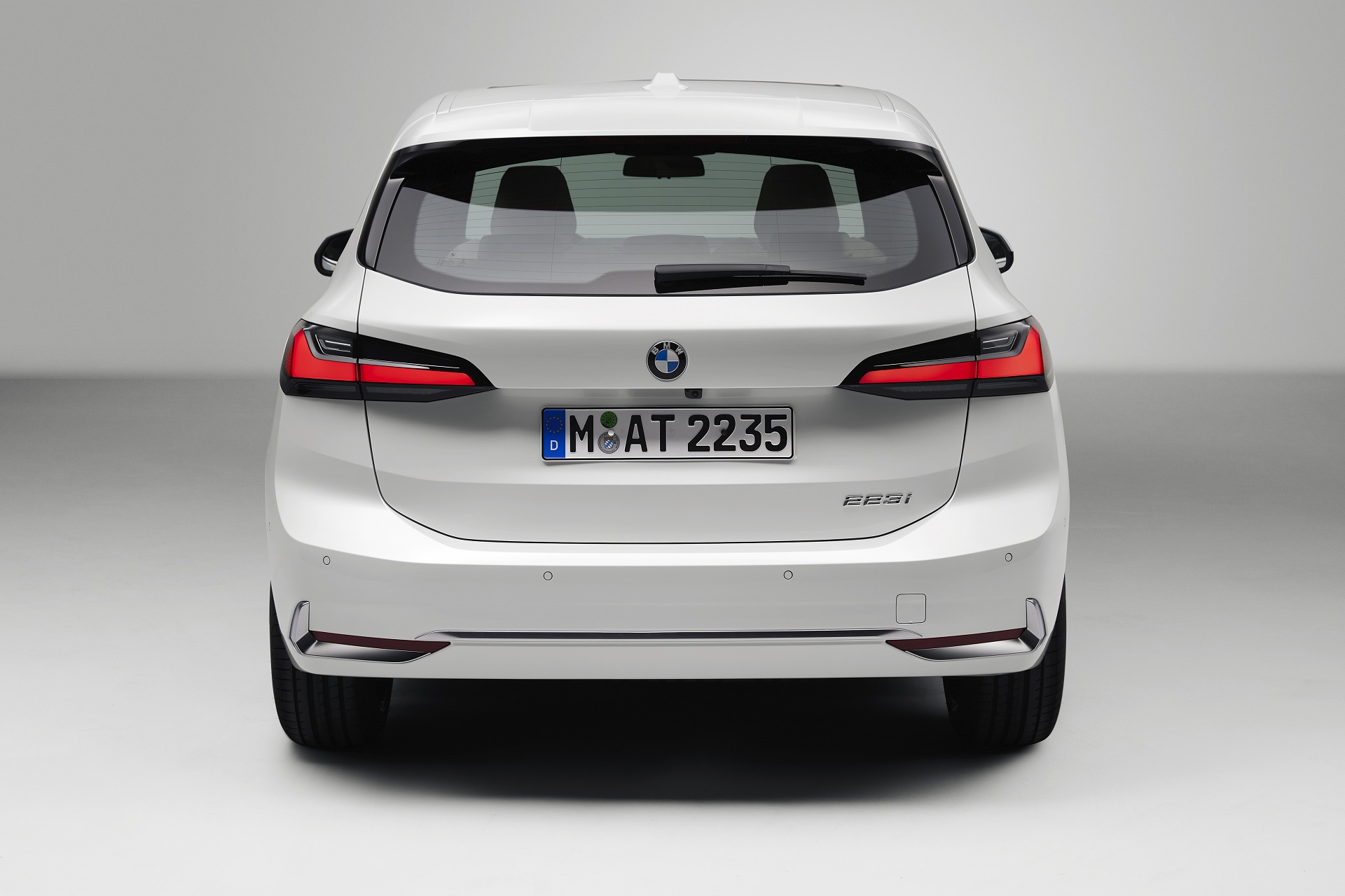 Download 2022 BMW 223i Active Tourer - Rear HD Wallpaper 1920x1280 #27