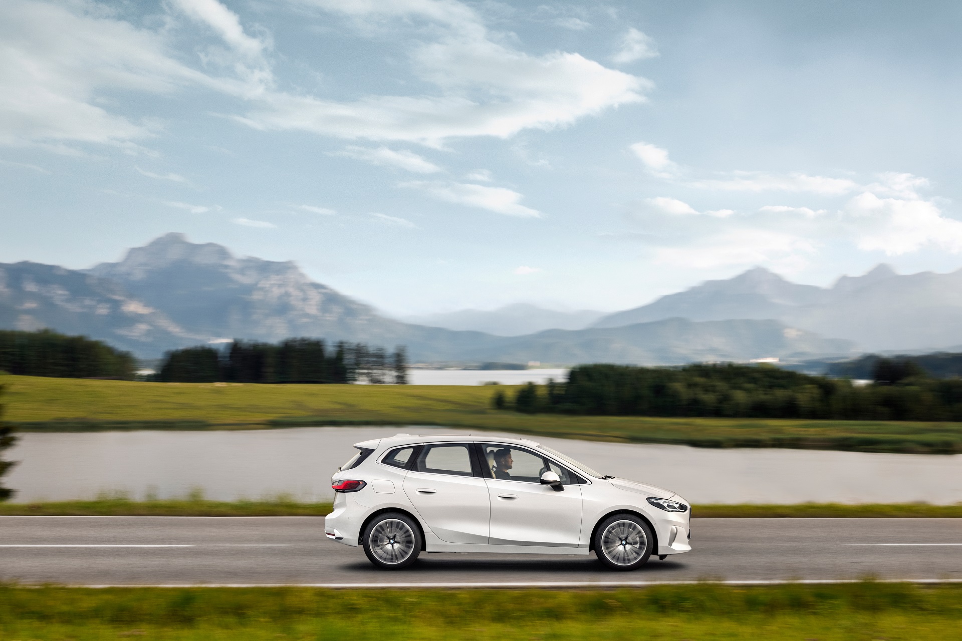 Download 2022 BMW 223i Active Tourer - Side HD Wallpaper 1920x1280 #14
