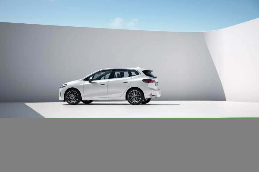 2022 BMW 223i Active Tourer - Side Wallpaper 850x567 #39