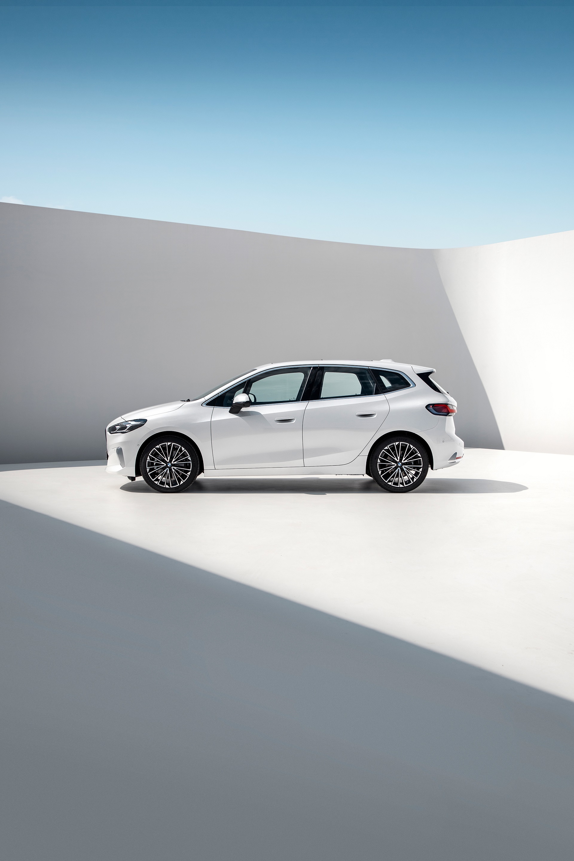 Download 2022 BMW 223i Active Tourer - Side HD Phone Wallpaper 1920x2880 #23