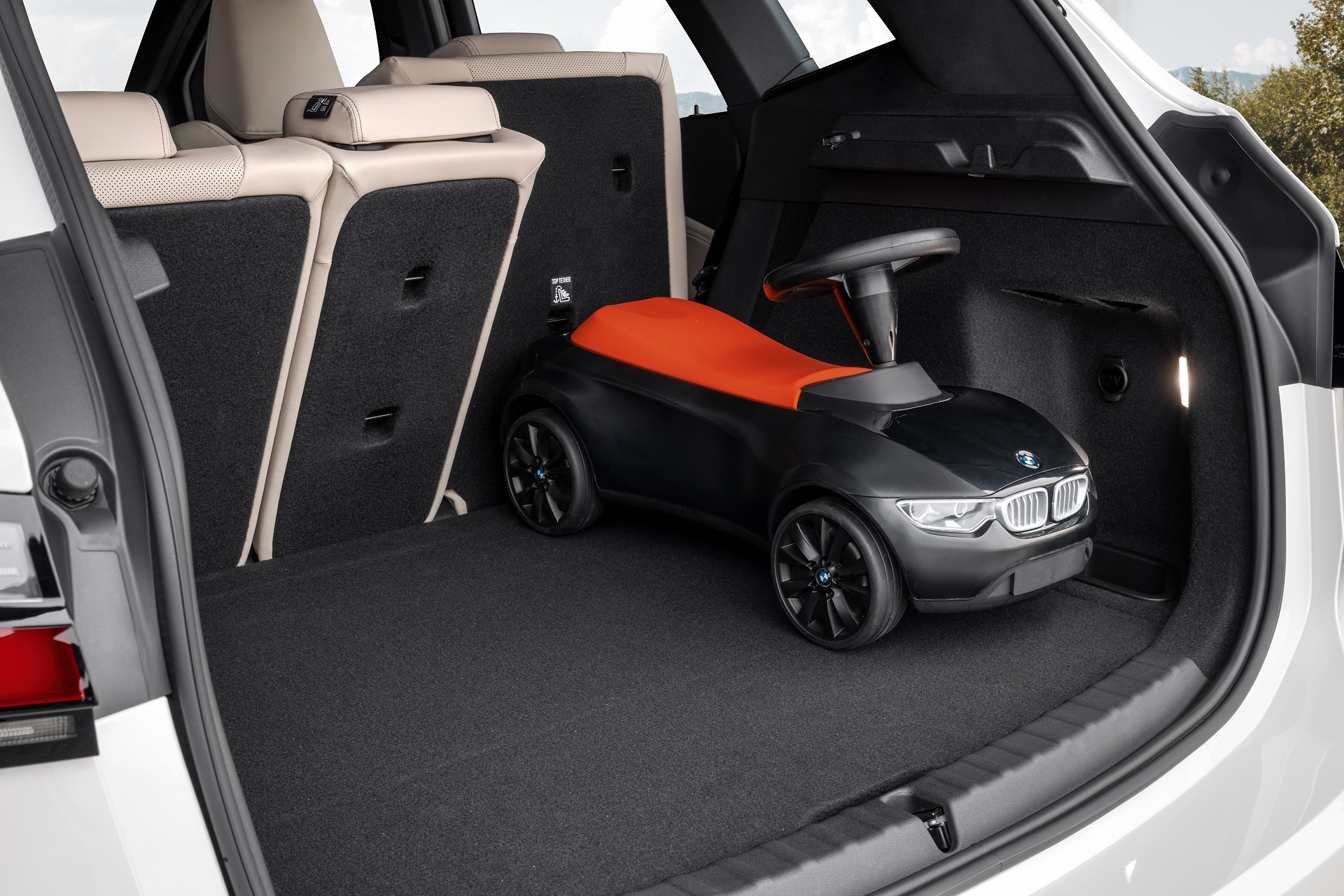 Download 2022 BMW 223i Active Tourer - Trunk HD Wallpaper 1920x1280 #66