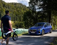 2022 BMW 230e xDrive Active Tourer - Front Three-Quarter Wallpaper 190x150