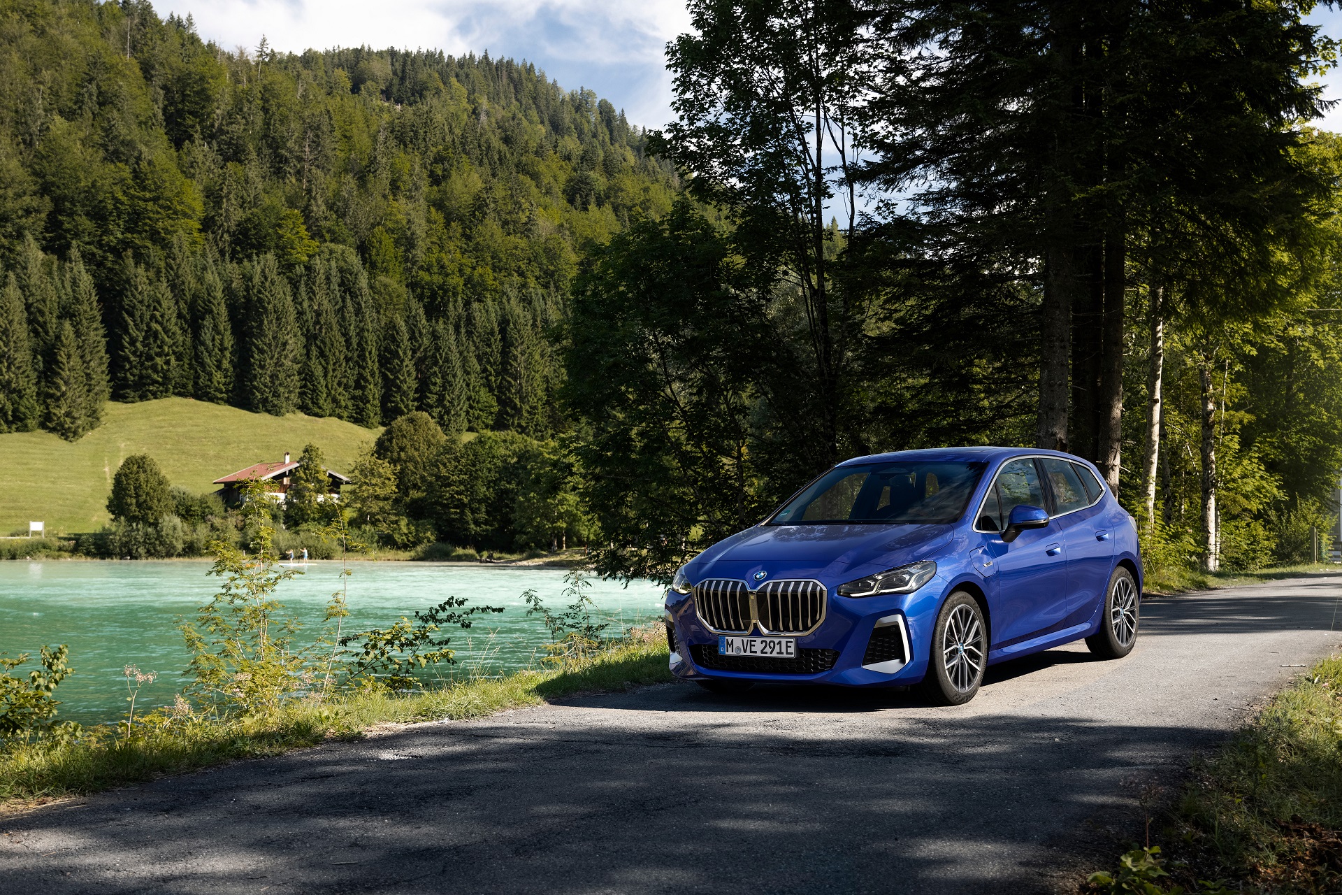 Download 2022 BMW 230e xDrive Active Tourer - Front Three-Quarter HD Wallpaper 1920x1280 #2