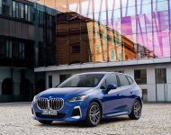 2022 BMW 230e xDrive Active Tourer - Front Three-Quarter Wallpaper 190x150