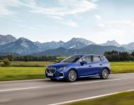 2022 BMW 230e xDrive Active Tourer - Front Three-Quarter Wallpaper 190x150