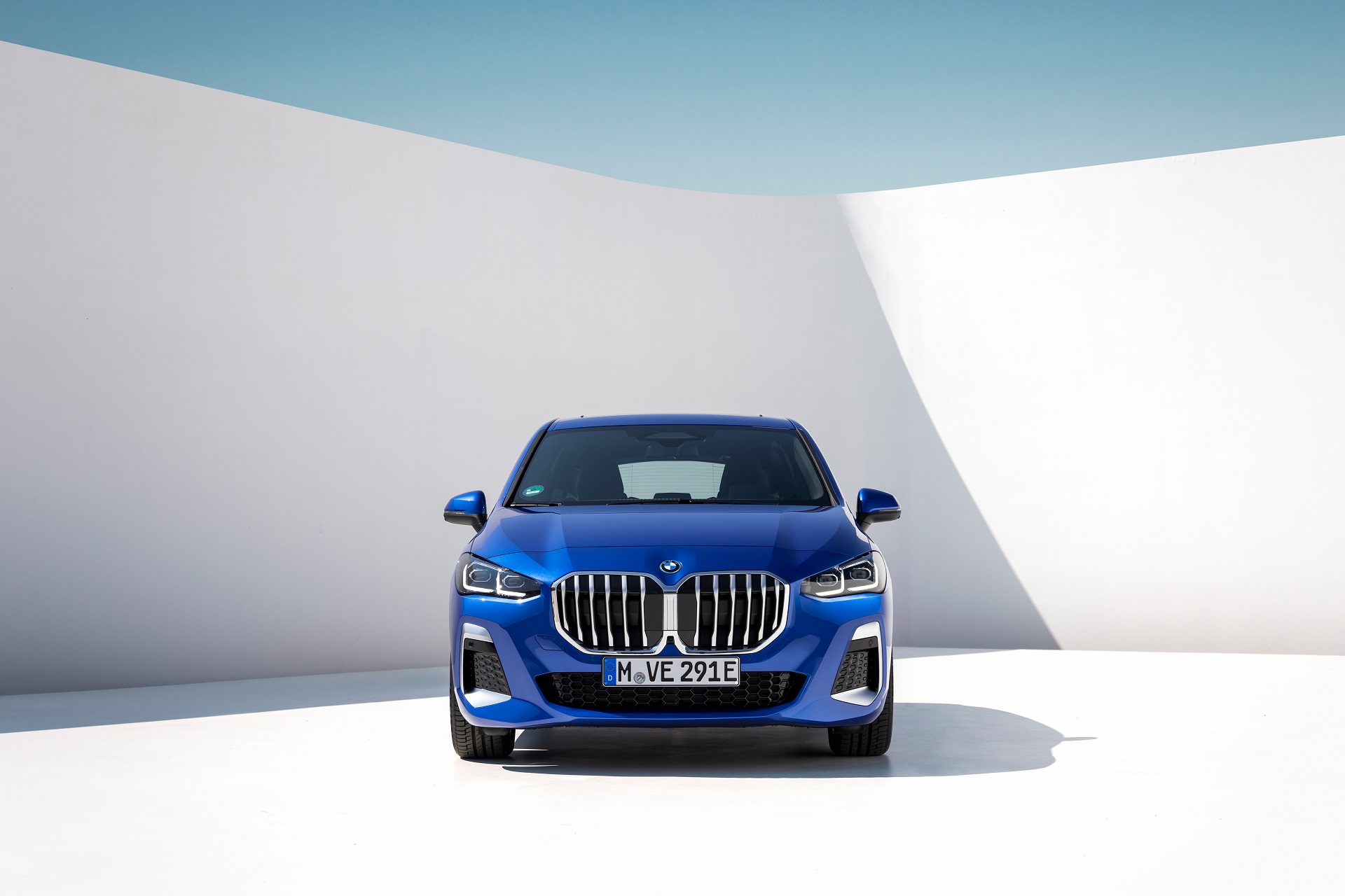 Download 2022 BMW 230e xDrive Active Tourer - Front HD Wallpaper 1920x1280 #36
