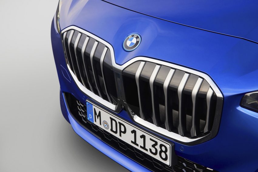 2022 BMW 230e xDrive Active Tourer - Grille Wallpaper 850x567 #46