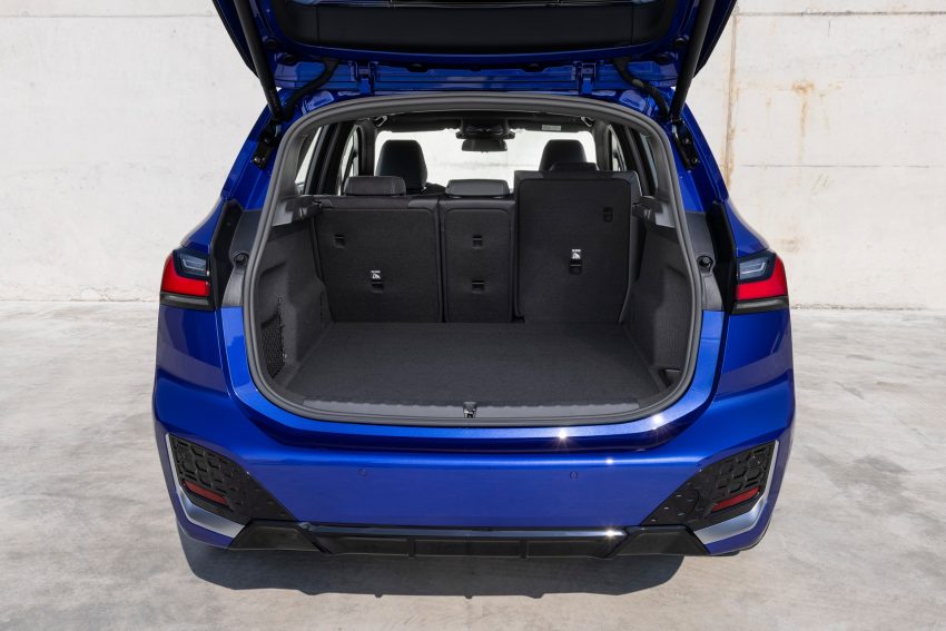 2022 BMW 230e xDrive Active Tourer - Trunk Wallpaper 850x567 #56
