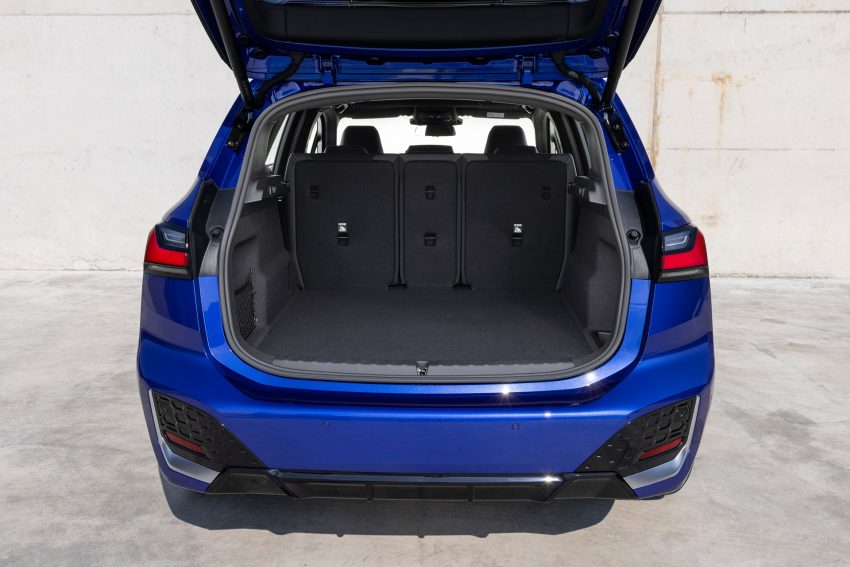 2022 BMW 230e xDrive Active Tourer - Trunk Wallpaper 850x567 #57