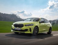 2022 BMW M135i xDrive - Front Three-Quarter Wallpaper 190x150