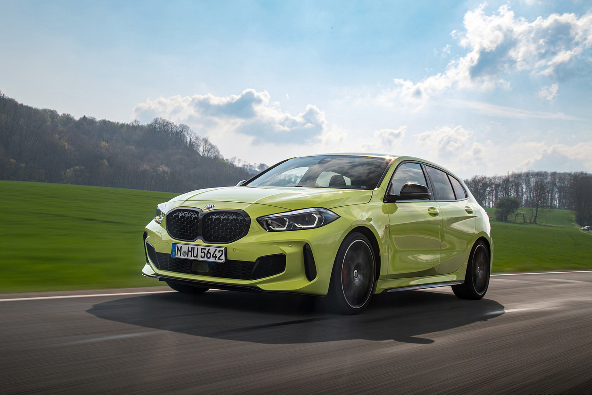 Download 2022 BMW M135i xDrive - Front Three-Quarter HD Wallpaper 1921x1281 #4