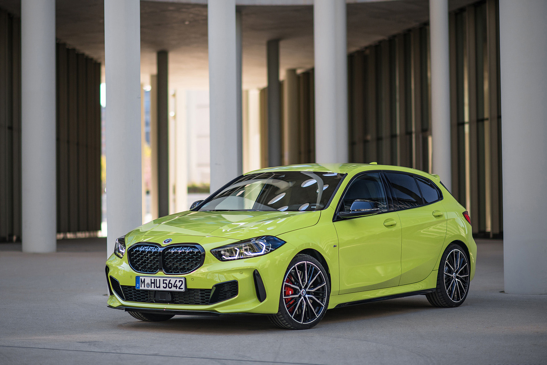 Download 2022 BMW M135i xDrive - Front Three-Quarter HD Wallpaper 1921x1281 #54