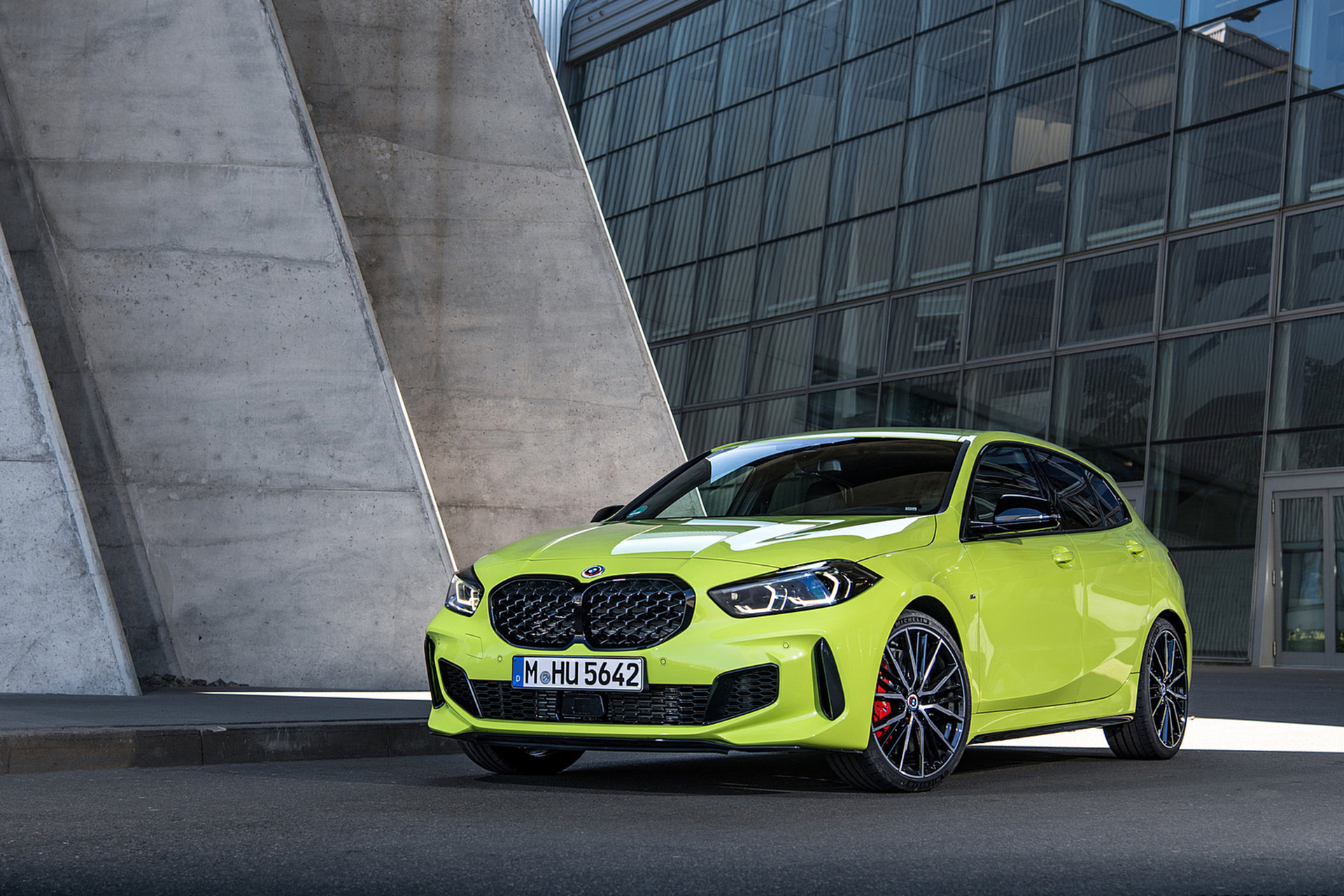 Download 2022 BMW M135i xDrive - Front Three-Quarter HD Wallpaper 1921x1281 #32