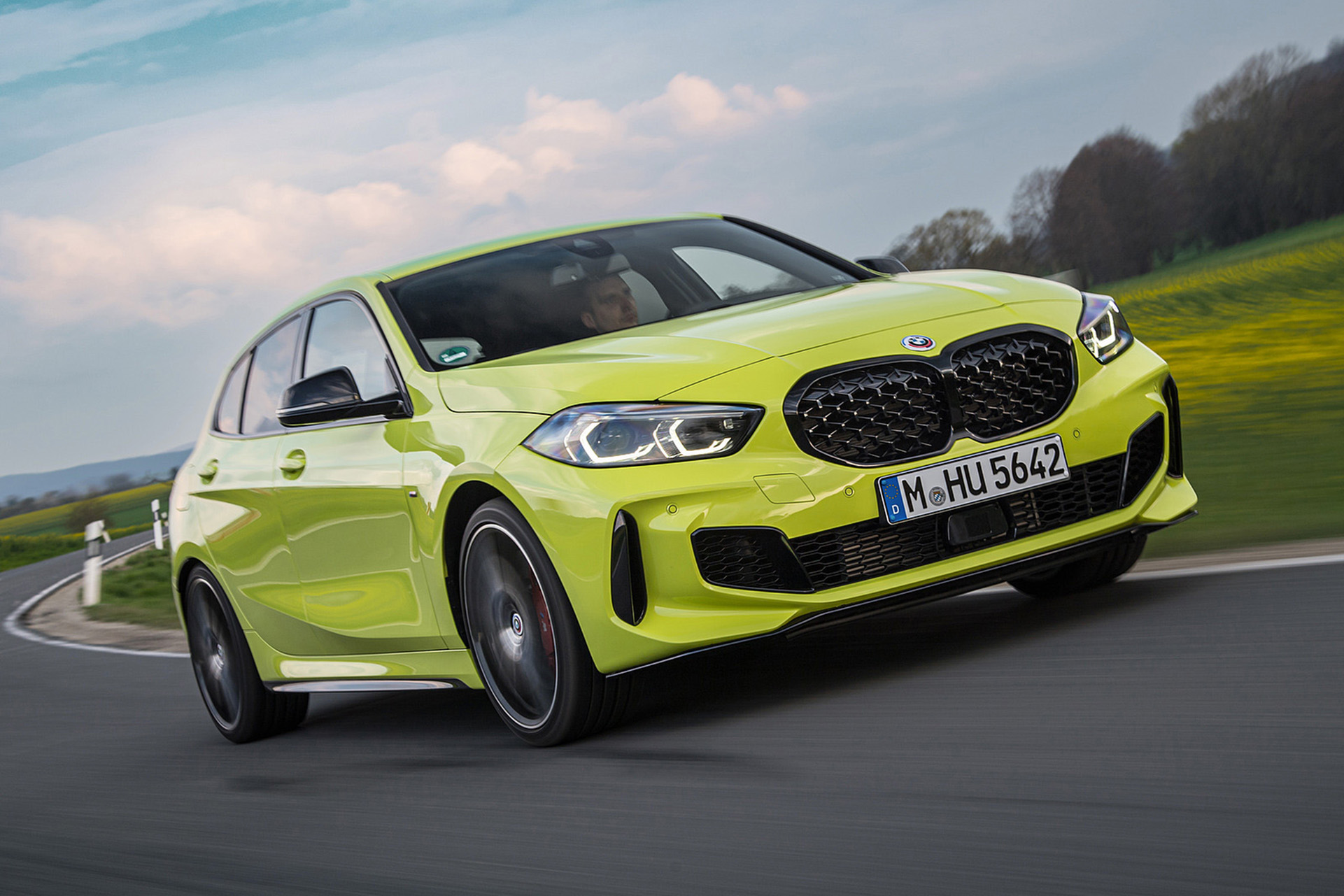 Download 2022 BMW M135i xDrive - Front Three-Quarter HD Wallpaper 1921x1281 #13