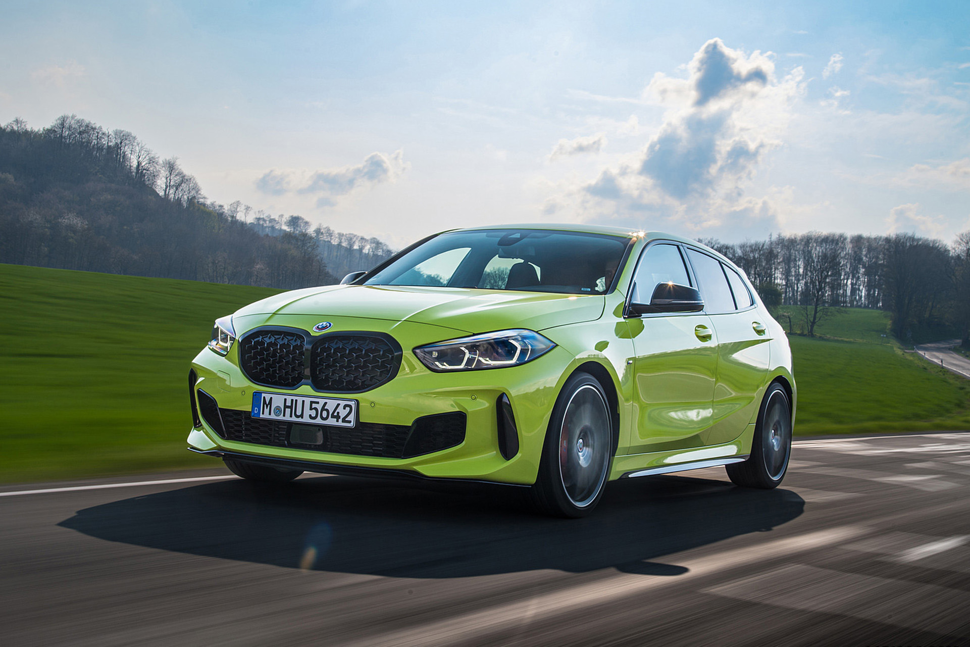 Download 2022 BMW M135i xDrive - Front Three-Quarter HD Wallpaper 1921x1281 #5