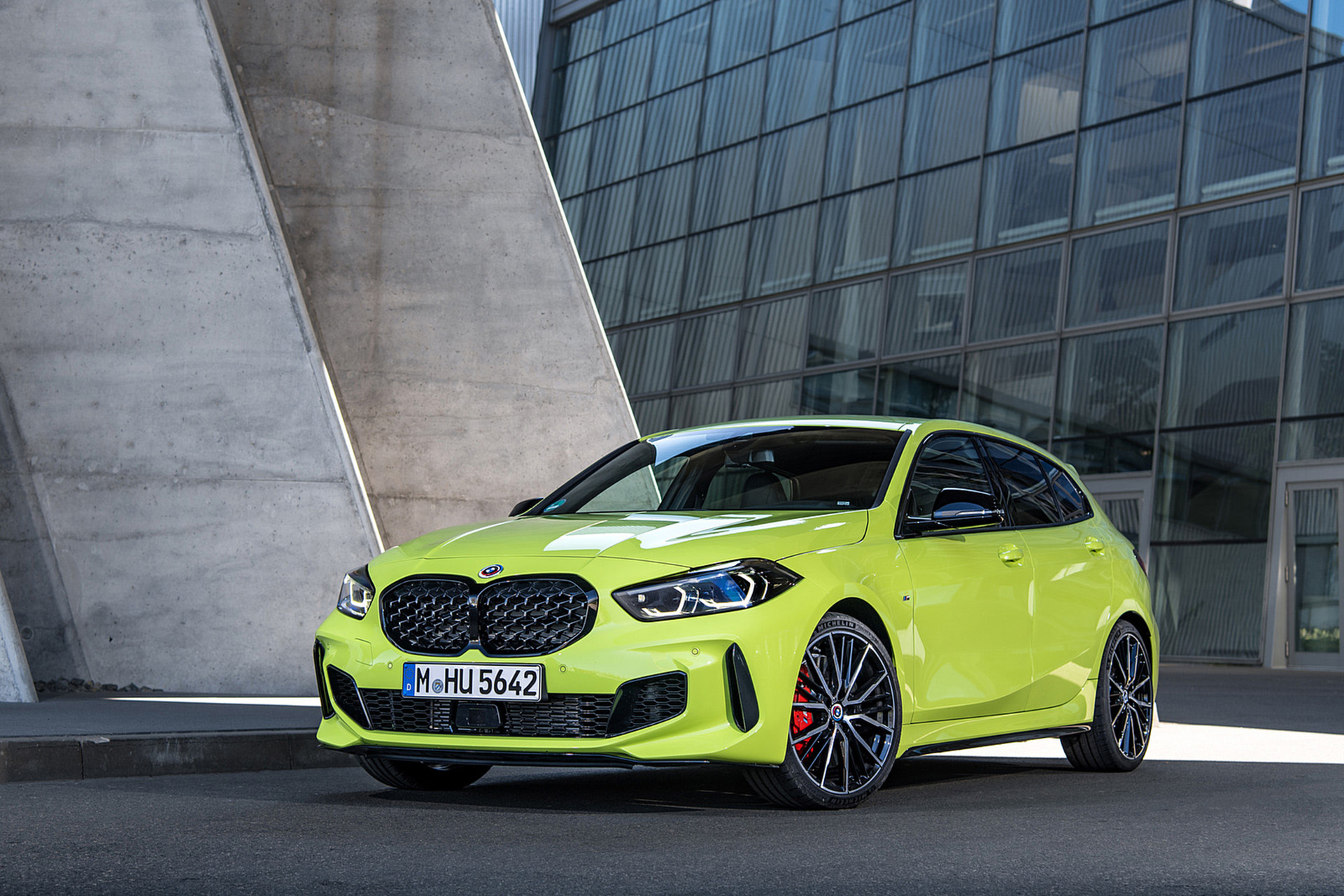 Download 2022 BMW M135i xDrive - Front Three-Quarter HD Wallpaper 1921x1281 #33