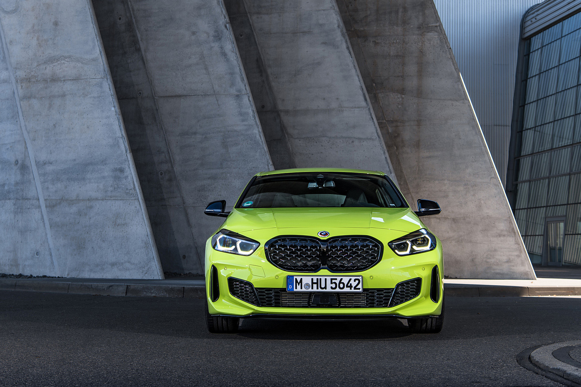 Download 2022 BMW M135i xDrive - Front HD Wallpaper 1921x1281 #42