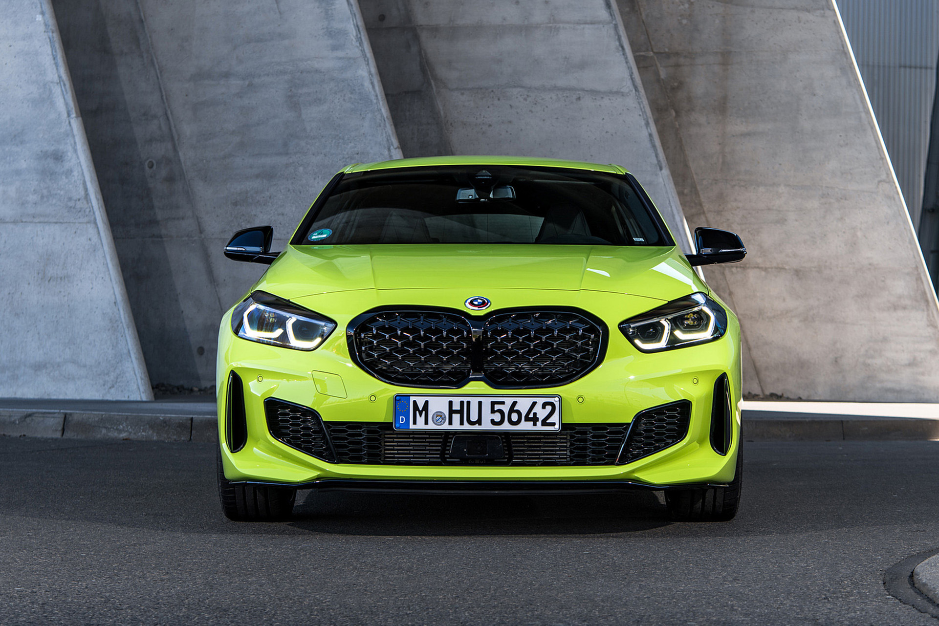 Download 2022 BMW M135i xDrive - Front HD Wallpaper 1921x1281 #43