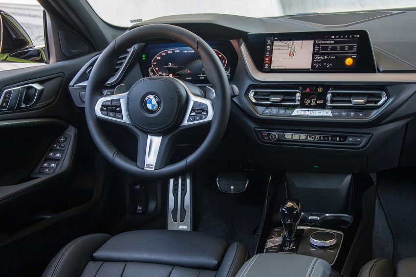 2022 BMW M135i xDrive - Interior, Cockpit Wallpaper 850x566 #69