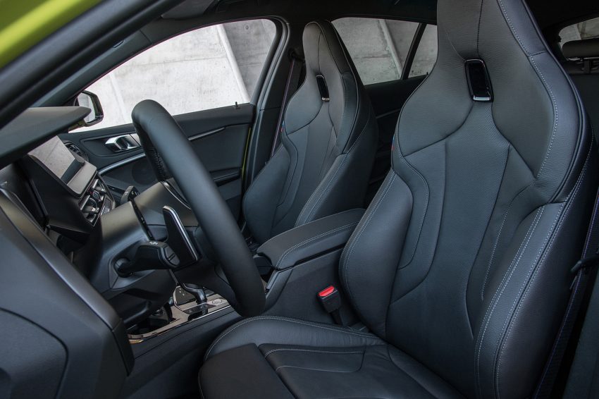 2022 BMW M135i xDrive - Interior, Front Seats Wallpaper 850x566 #73