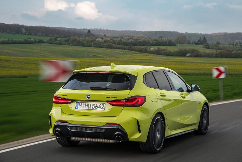 2022 BMW M135i xDrive - Rear Three-Quarter Wallpaper 850x567 #25