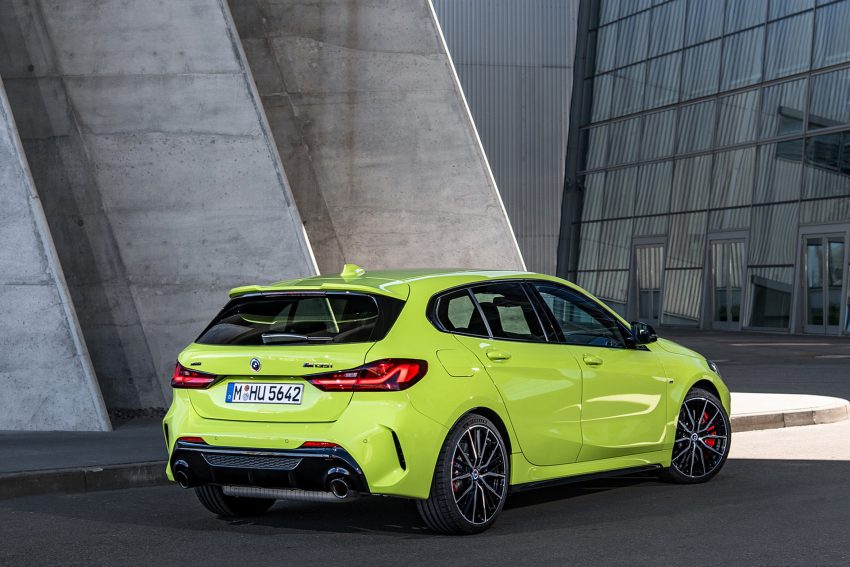 2022 BMW M135i xDrive - Rear Three-Quarter Wallpaper 850x567 #45