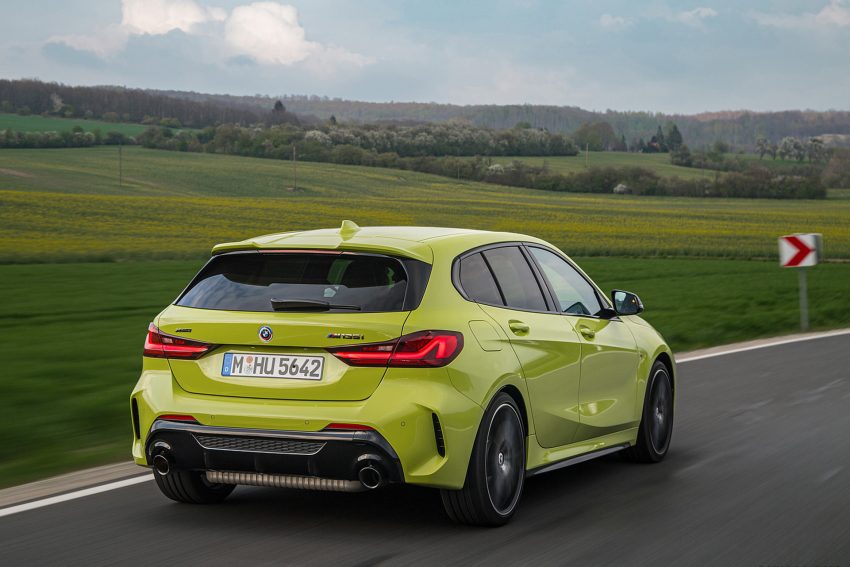 2022 BMW M135i xDrive - Rear Three-Quarter Wallpaper 850x567 #20