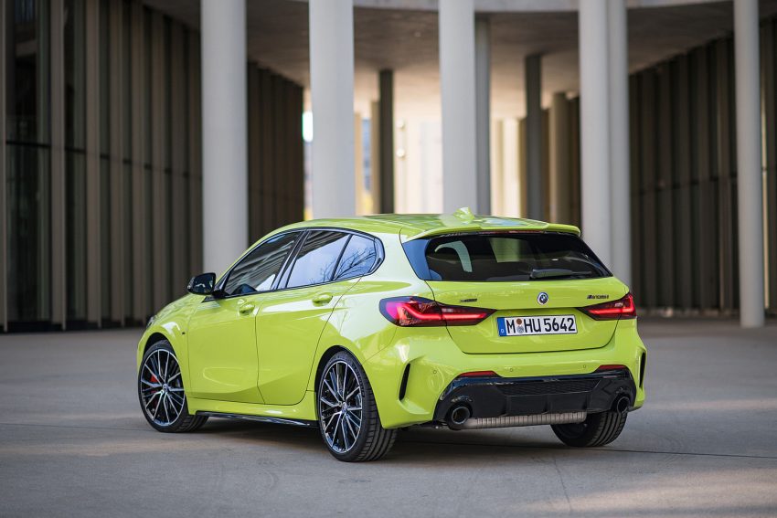 2022 BMW M135i xDrive - Rear Three-Quarter Wallpaper 850x567 #56