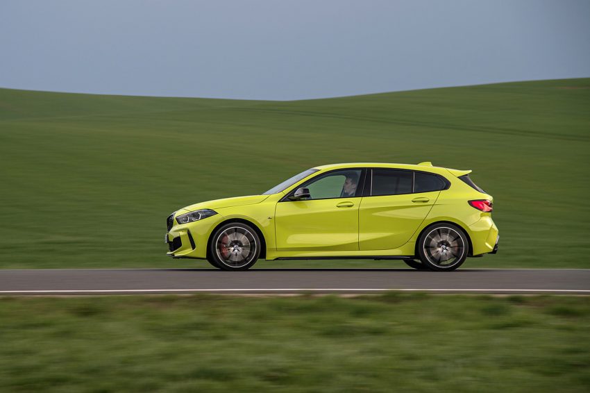 2022 BMW M135i xDrive - Side Wallpaper 850x566 #15