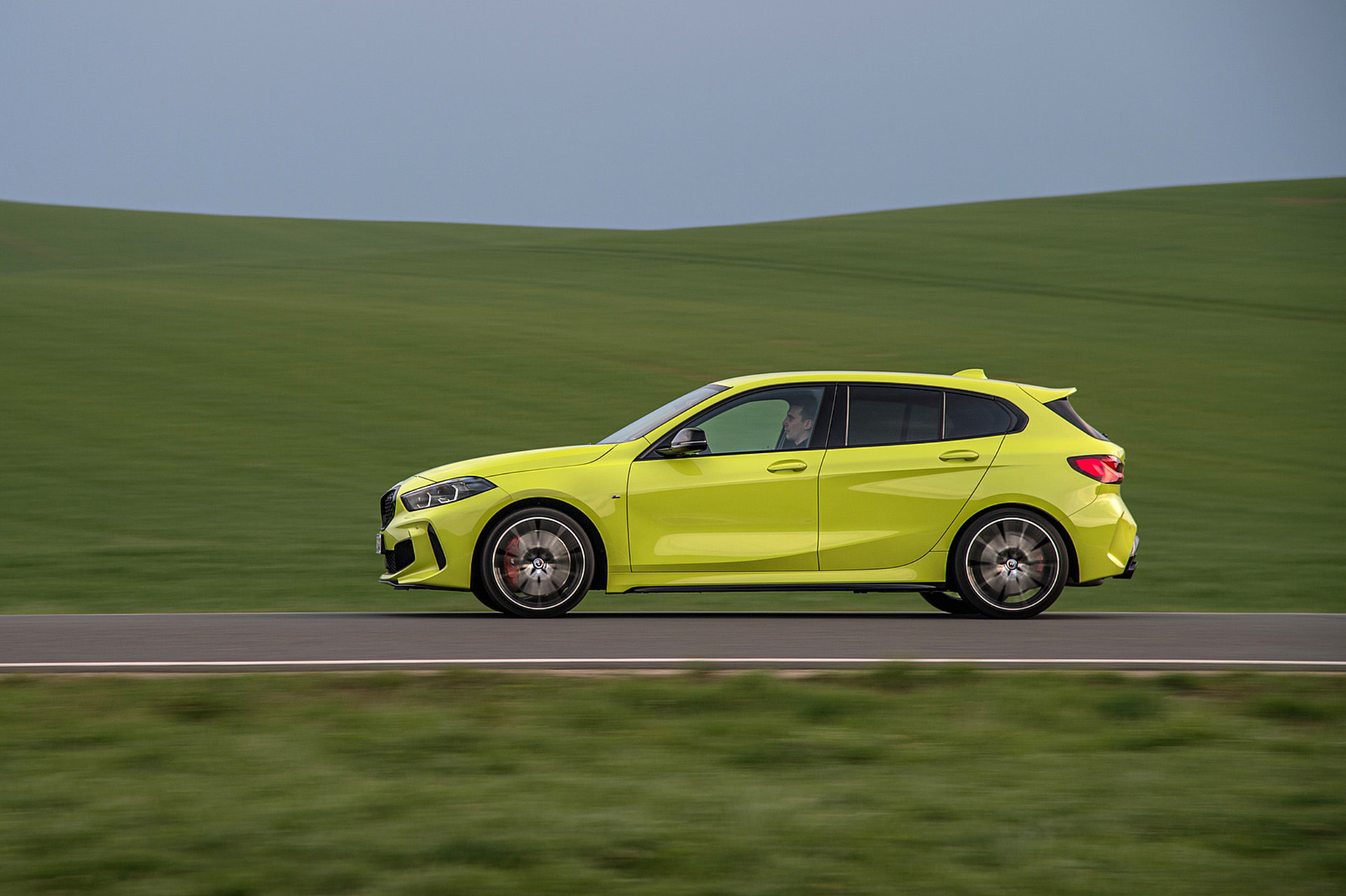 Download 2022 BMW M135i xDrive - Side HD Wallpaper 1921x1280 #15