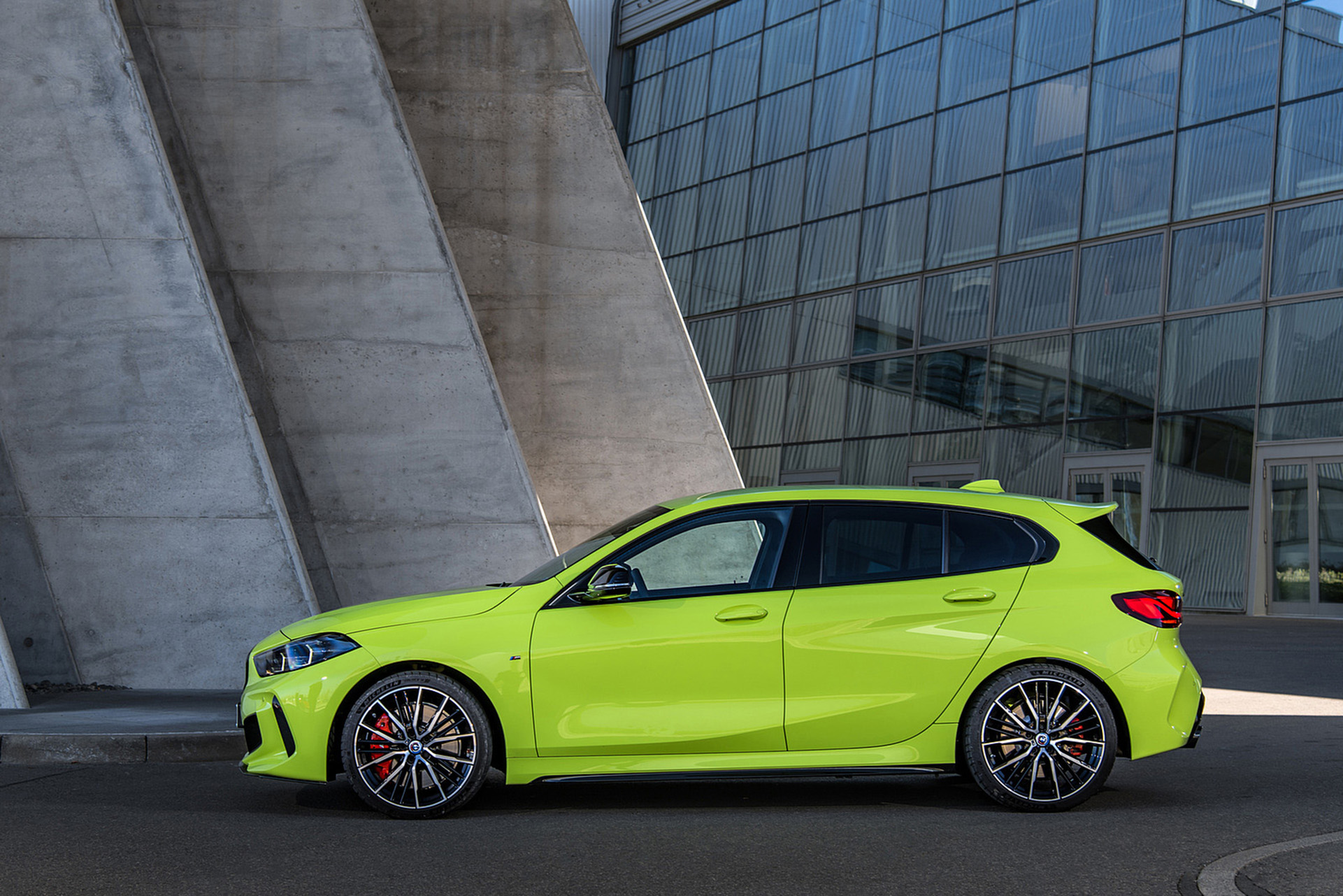 Download 2022 BMW M135i xDrive - Side HD Wallpaper 1921x1281 #41