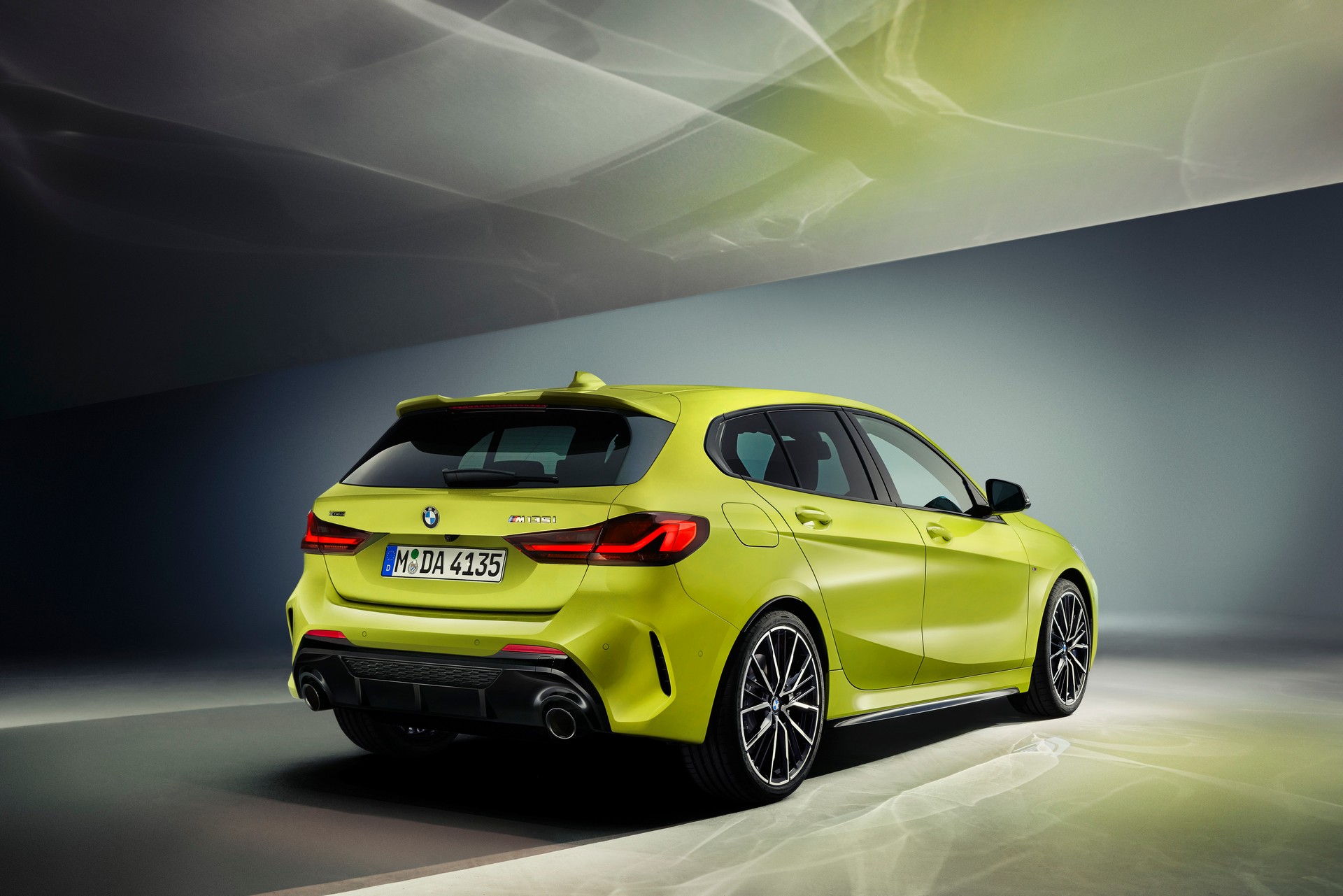 Download 2022 BMW M135i xDrive - Rear Three-Quarter HD Wallpaper 1920x1281 #91