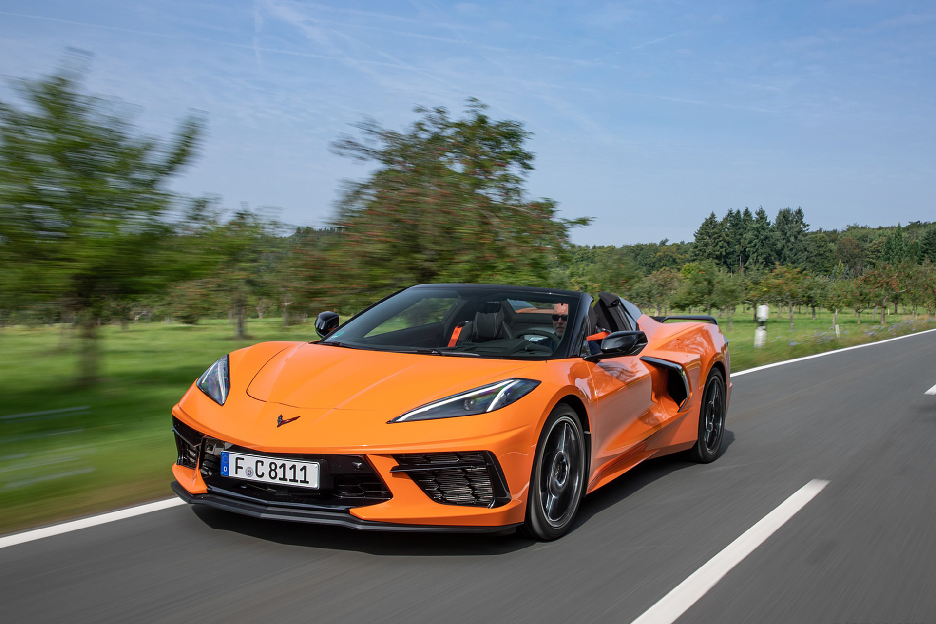 Download 2022 Chevrolet Corvette Stingray Convertible - Front Three-Quarter HD Wallpaper 1921x1281 #1