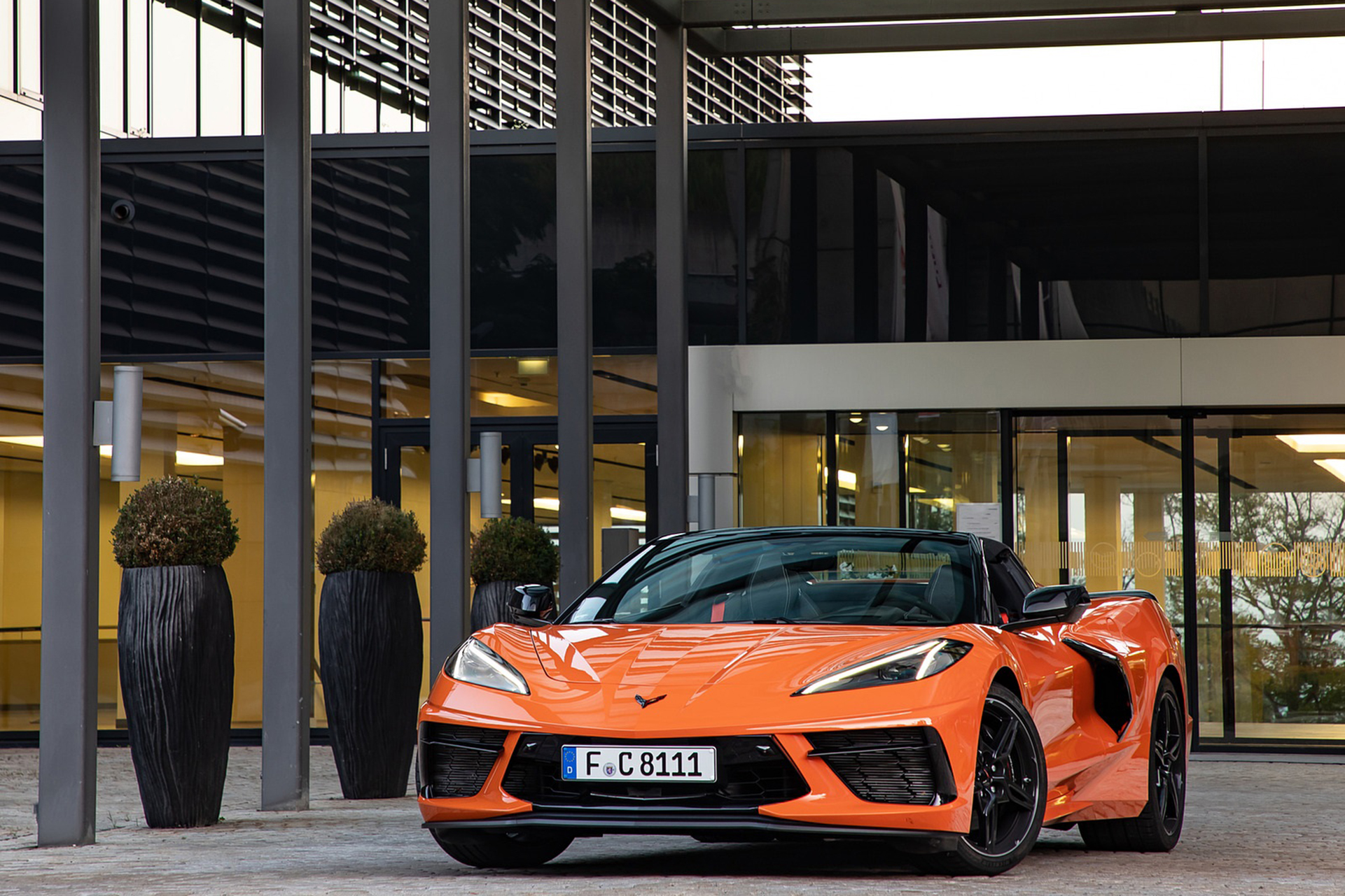 Download 2022 Chevrolet Corvette Stingray Convertible - Front HD Wallpaper 1921x1281 #15