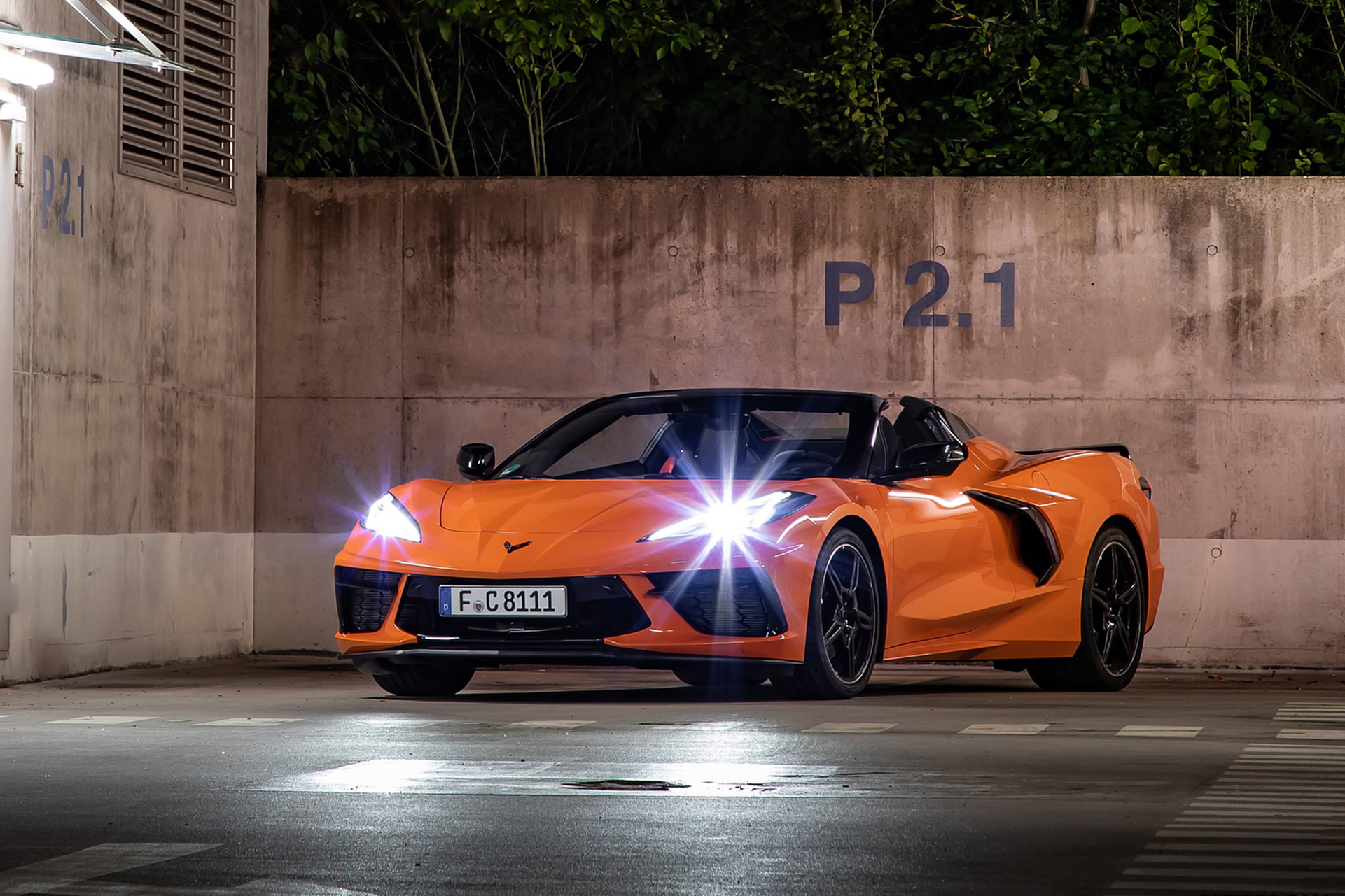 Download 2022 Chevrolet Corvette Stingray Convertible - Front HD Wallpaper 1921x1281 #17