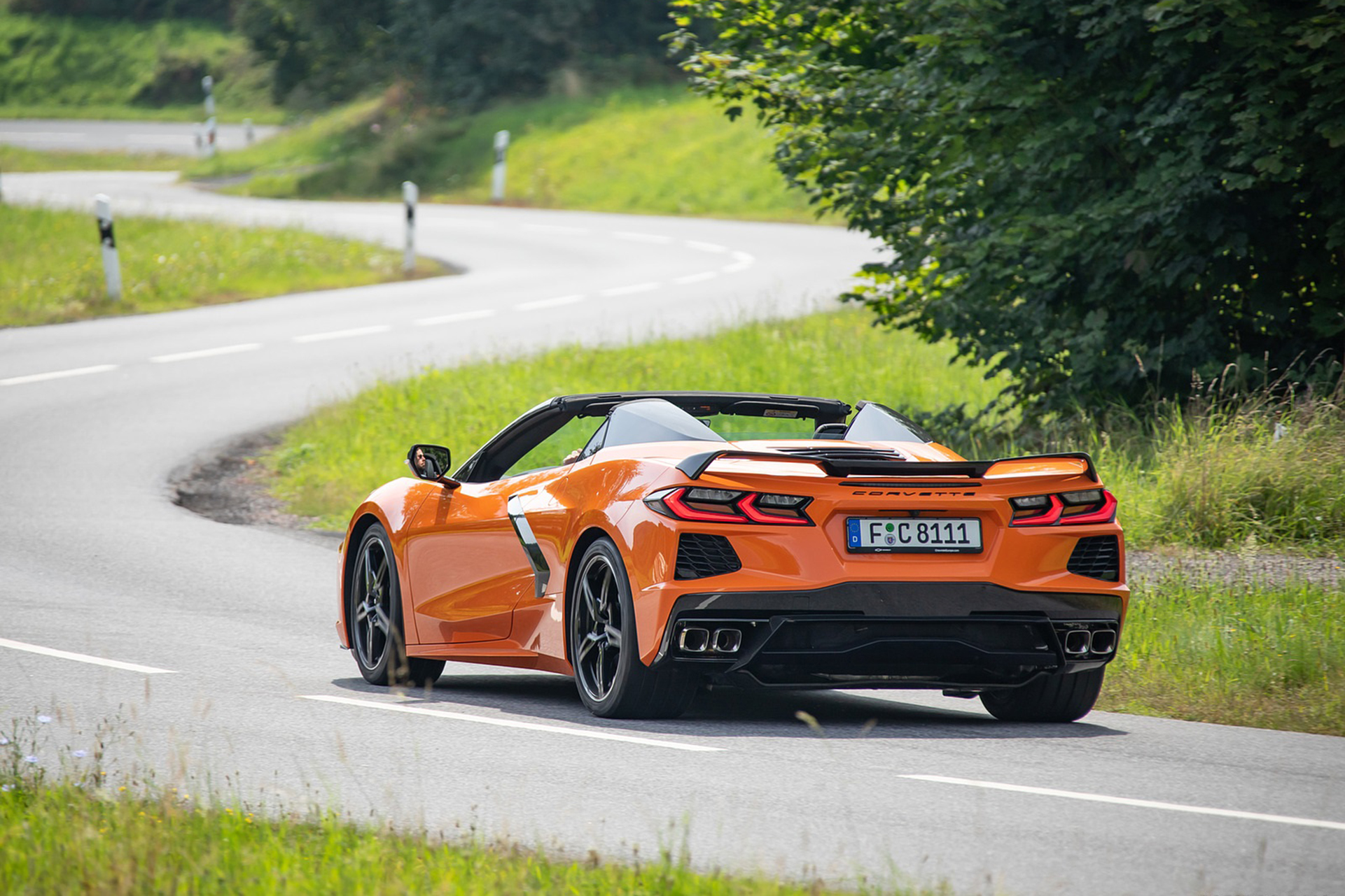 Download 2022 Chevrolet Corvette Stingray Convertible - Rear Three-Quarter HD Wallpaper 1921x1281 #4
