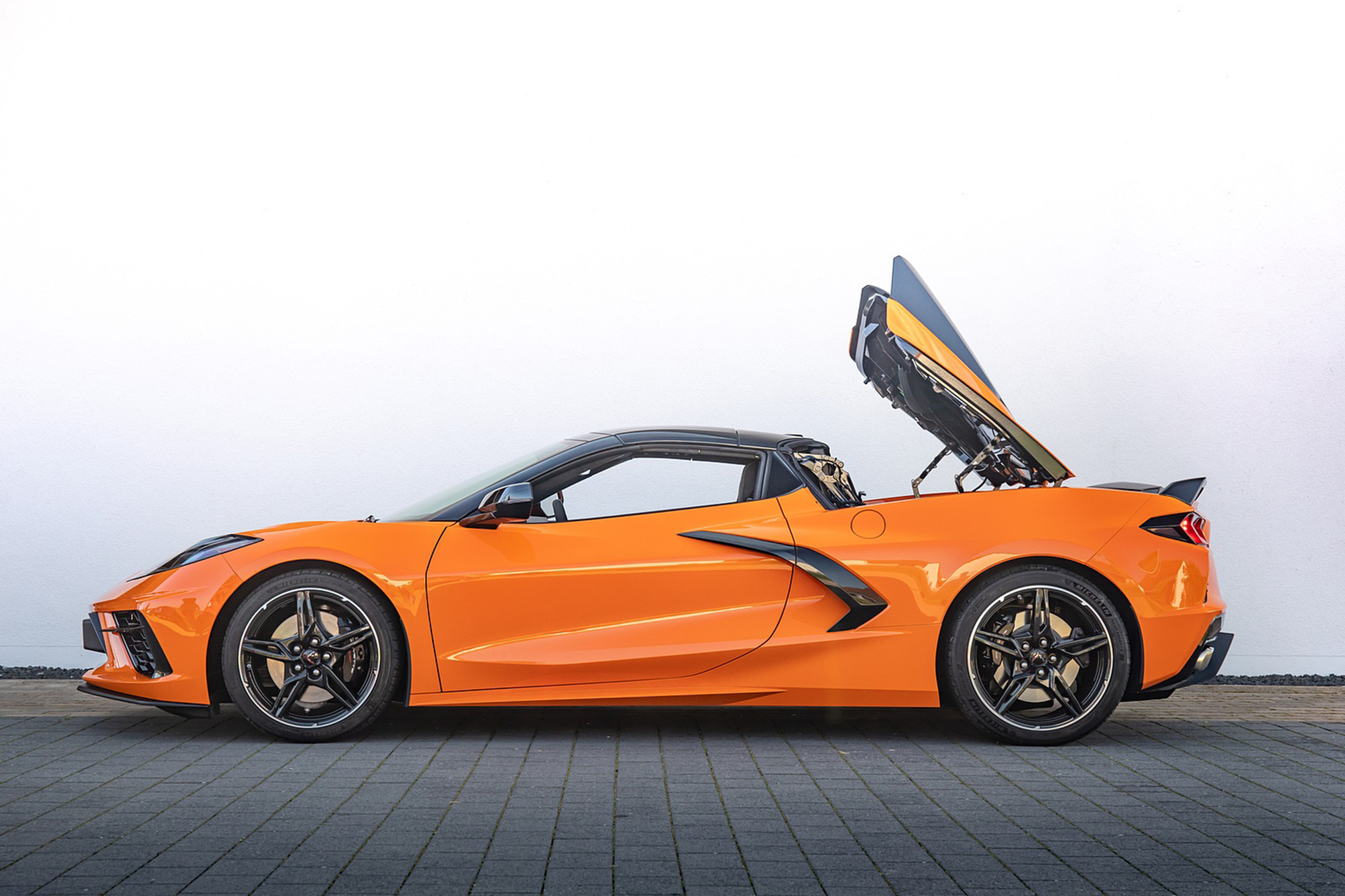 Download 2022 Chevrolet Corvette Stingray Convertible - Side HD Wallpaper 1921x1280 #28