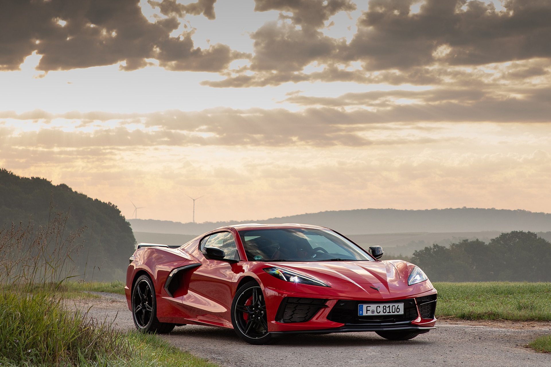 Download 2022 Chevrolet Corvette Stingray Coupe - Front Three-Quarter HD Wallpaper 1921x1281 #12