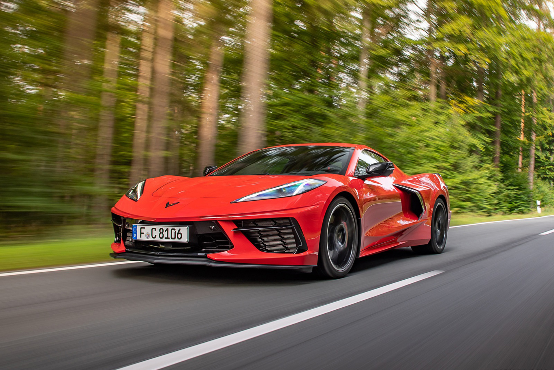 Download 2022 Chevrolet Corvette Stingray Coupe - Front Three-Quarter HD Wallpaper 1921x1281 #3