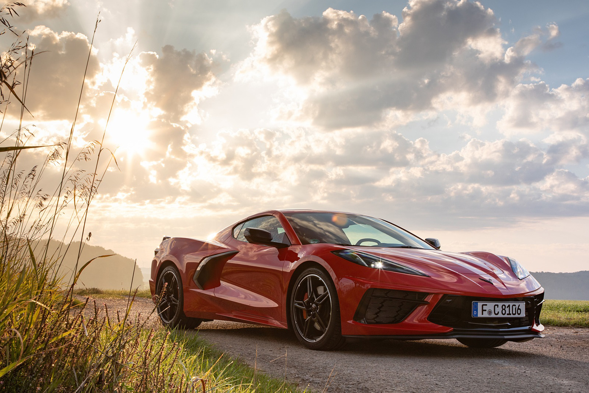 Download 2022 Chevrolet Corvette Stingray Coupe - Front Three-Quarter HD Wallpaper 1921x1281 #14