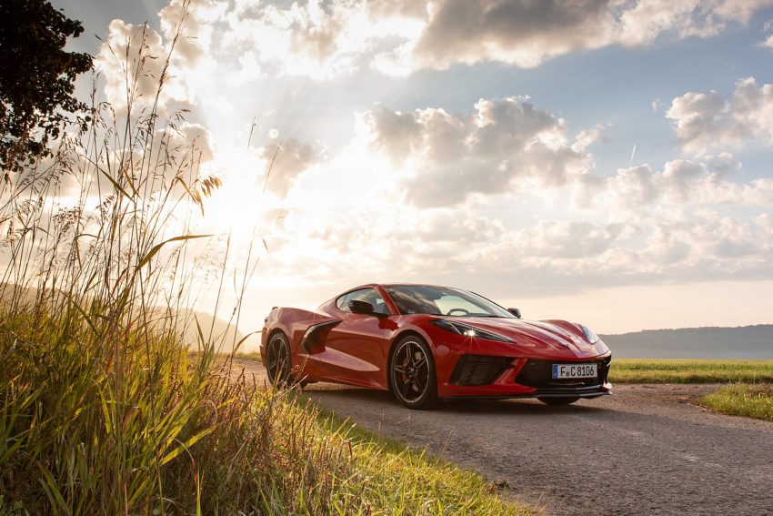 2022 Chevrolet Corvette Stingray Coupe - Front Three-Quarter Wallpaper 850x567 #16